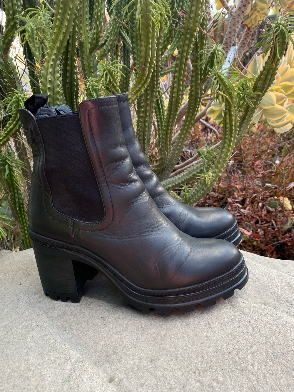 Veronica Beard Winnie Leather Boots